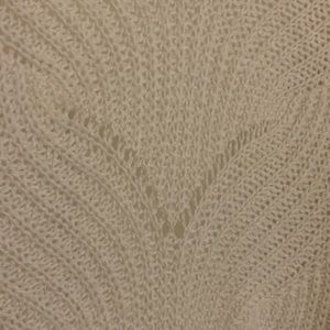 Beautiful American Eagle cardigan. Light weight with nice details